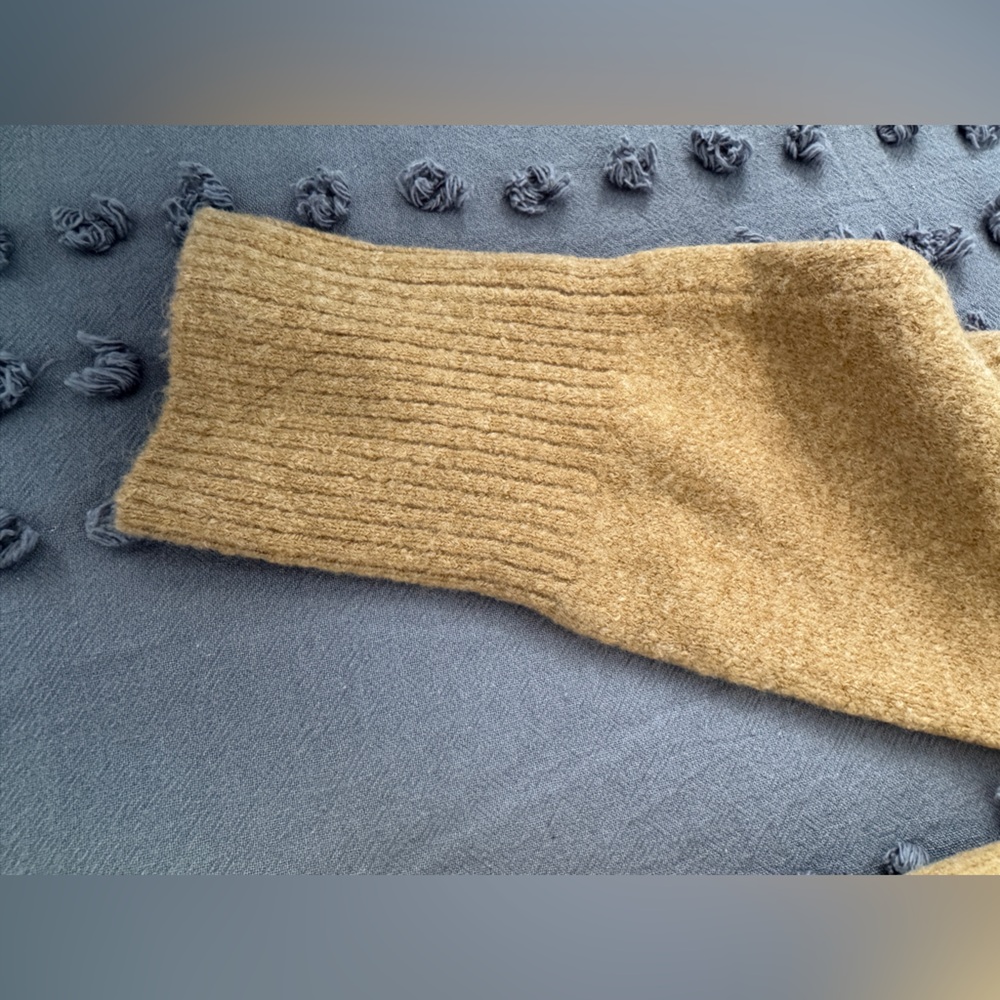 J Crew Women’s Sweater - Picture 4 of 5